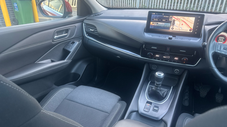 Nissan Qashqai 1.3 DiG-T MH N-Connecta 5dr Petrol Hatchback